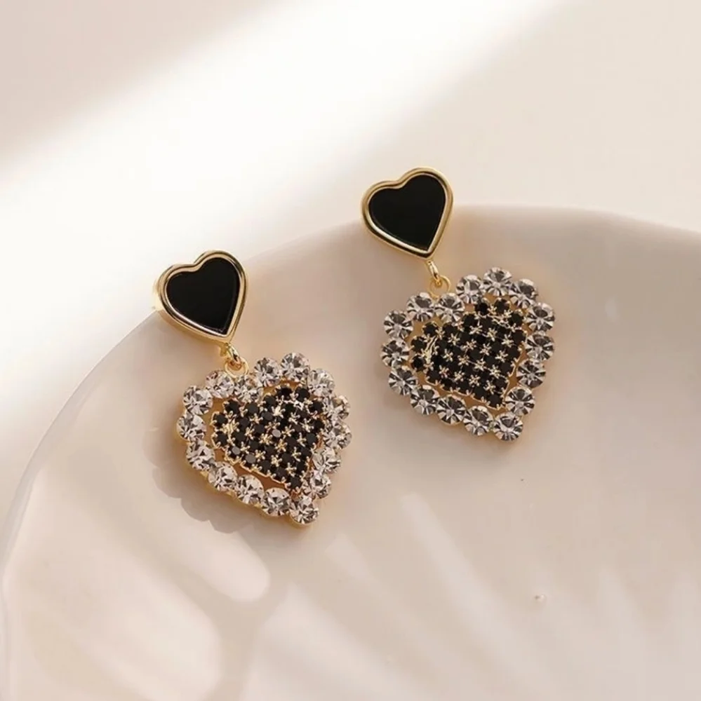 Black crystal heart shaped small earrings new